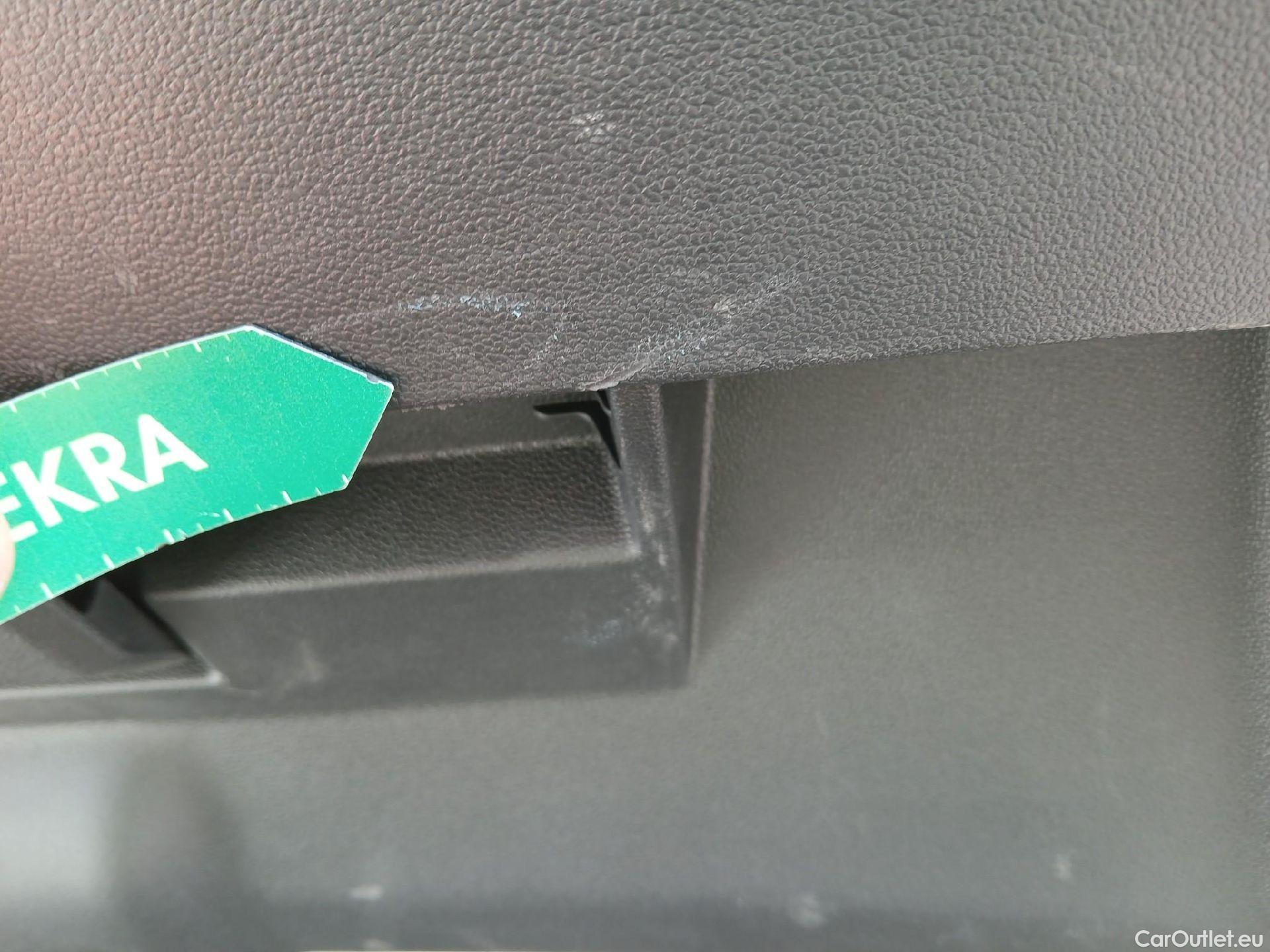  Volkswagen  Polo VOLKSWAGEN  / 2021 / 5P / berlina con portón R-Line 1.0 TSI 70kW (95CV) #6