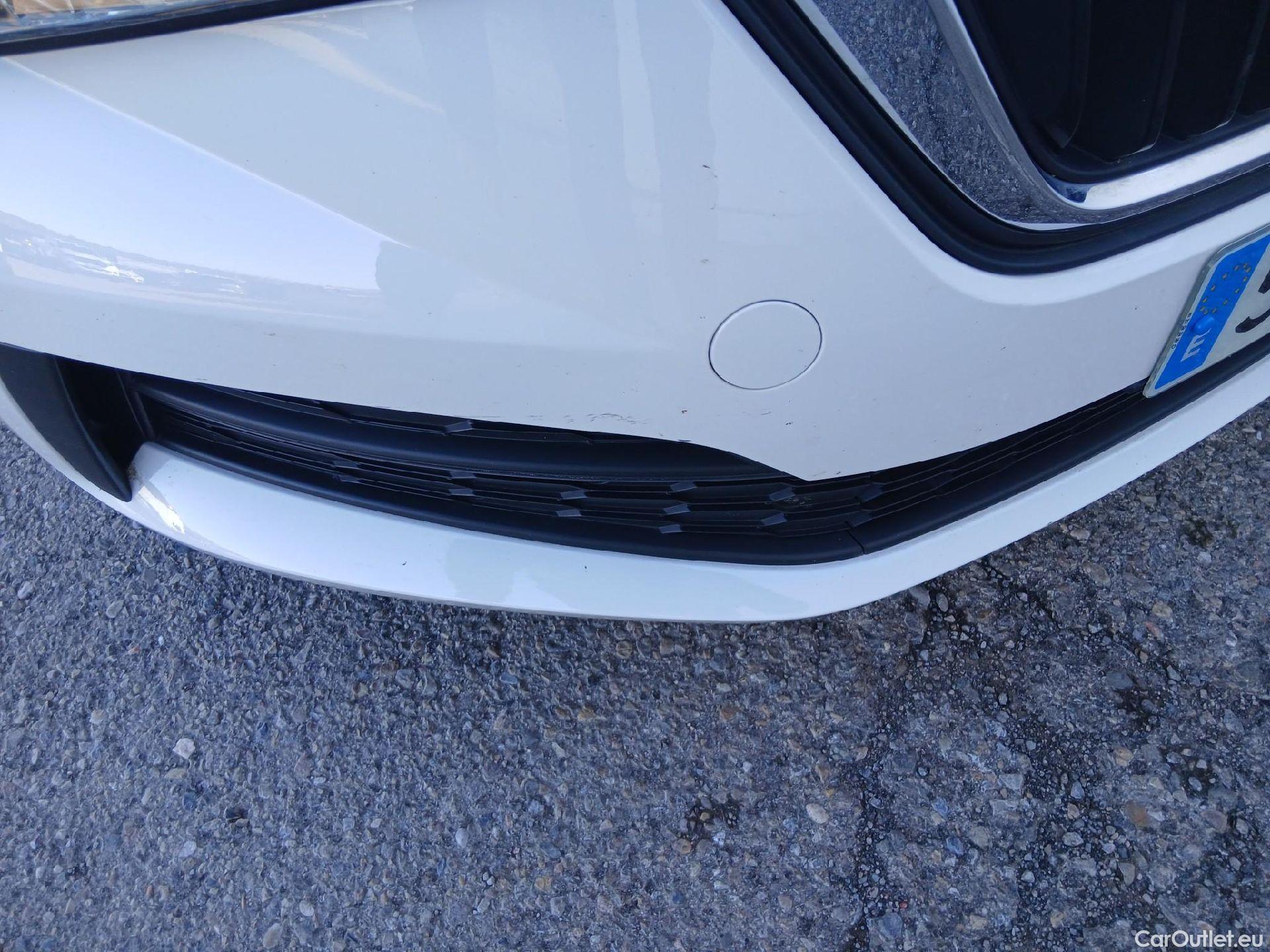  Skoda  Scala SKODA  / 2019 / 5P / berlina con portón 1.0 TGI 66KW (90CV) Active #2