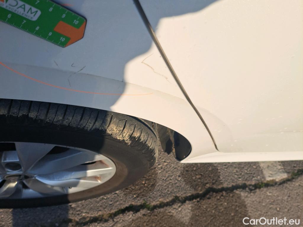  Skoda  KAMIQ SKODA  1.0 TSI 81kW (110CV) DSG Ambition #13