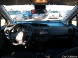  Toyota  Yaris TOYOTA  / 2017 / 5P / berlina con portón 1.5 100H Active #3