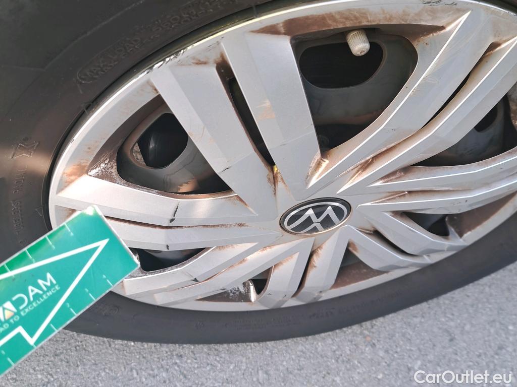  Volkswagen  Polo VOLKSWAGEN  / 2017 / 5P / berlina con portón Edition 1.0 59kW (80CV) (VEHICULO COMERCIAL) #51