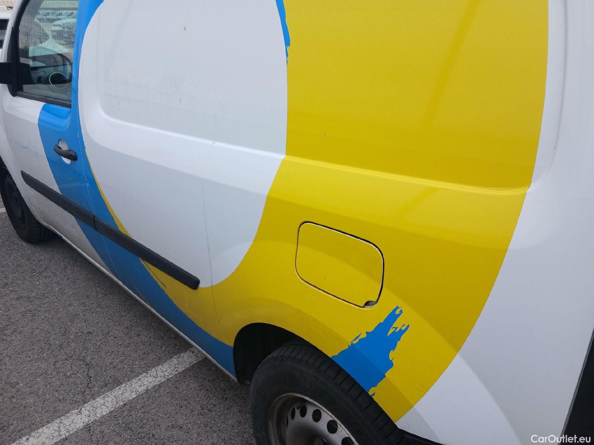  Renault  Kangoo RENAULT  Furgón/2013/3P/furgón derivado de turismo Profesional Blue dCi 59 kW (80CV) #21