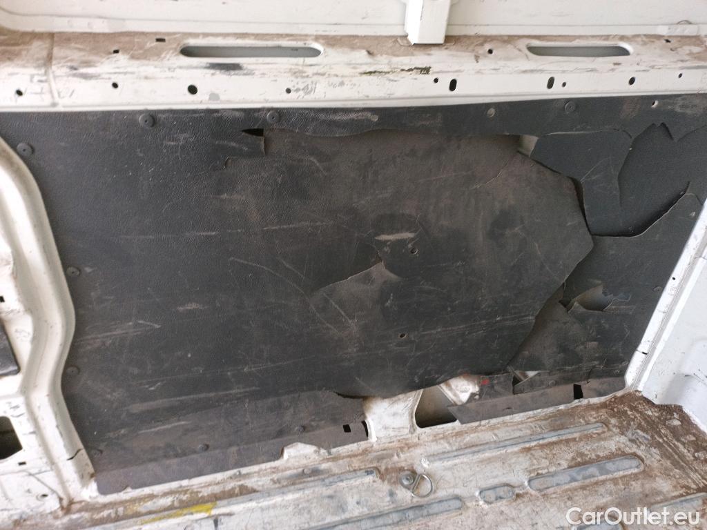  Peugeot  Boxer PEUGEOT  / 2014 / 4P / furgón 335 L2 H2 BHDI 103kW (140CV) S&S 6 V. M (CX) #16