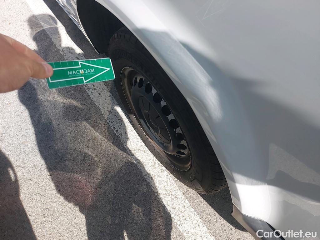  Land Rover  Discovery VOLKSWAGEN Transporter / 2020 / 4P / furgón Furgón Largo TN 2.0 TDI 81kW (110CV) #39