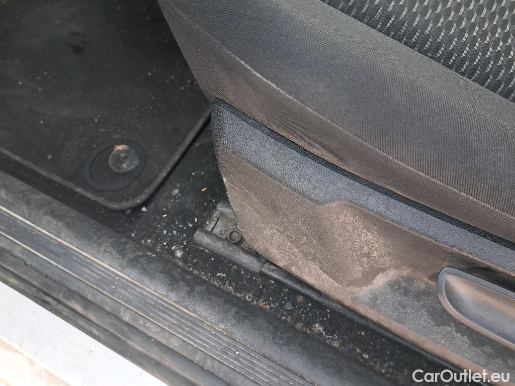  Volkswagen  Polo VOLKSWAGEN  / 2017 / 5P / berlina con portón Edition 1.0 59kW (80CV) (VEHICULO COMERCIAL) #19