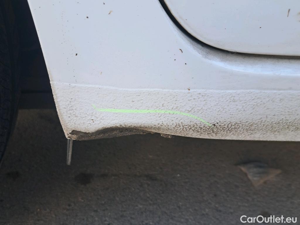  Volkswagen  Polo VOLKSWAGEN  / 2017 / 5P / berlina con portón Edition 1.0 59kW (80CV) (VEHICULO COMERCIAL) #14