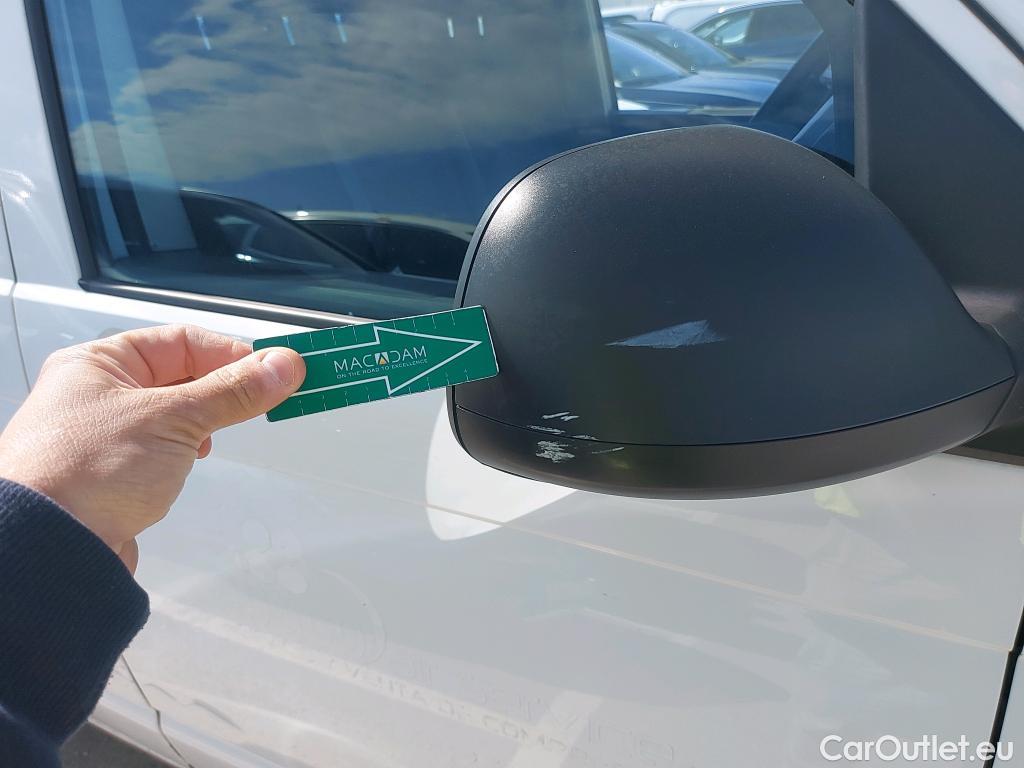  Land Rover  Discovery VOLKSWAGEN Transporter / 2020 / 4P / furgón Furgón Largo TN 2.0 TDI 81kW (110CV) #29