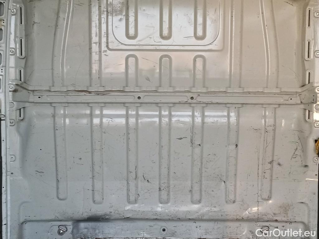  Peugeot  Boxer PEUGEOT  / 2014 / 4P / furgón 335 L2 H2 BHDI 103kW (140CV) S&S 6 V. M (CX) #29