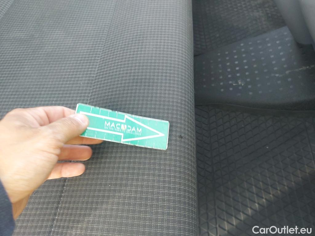  Land Rover  Discovery VOLKSWAGEN Transporter / 2020 / 4P / furgón Furgón Largo TN 2.0 TDI 81kW (110CV) #6