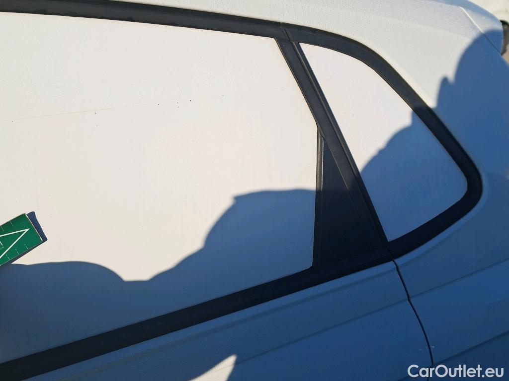  Volkswagen  Polo VOLKSWAGEN  / 2017 / 5P / berlina con portón Edition 1.0 59kW (80CV) (VEHICULO COMERCIAL) #21