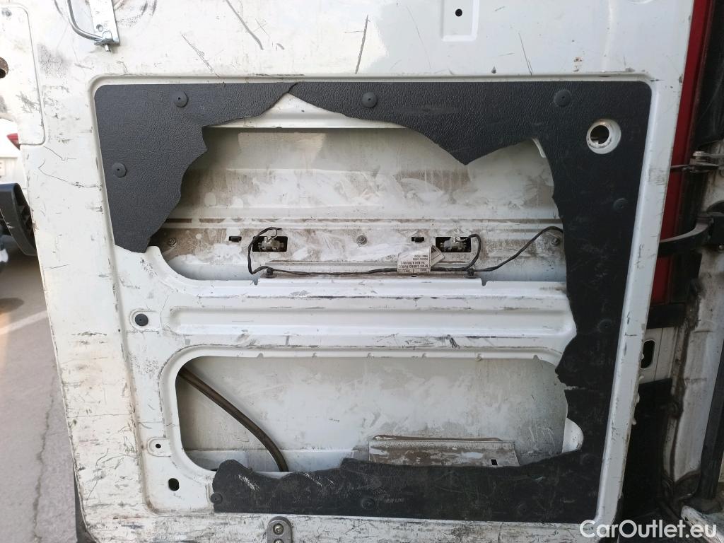  Peugeot  Boxer PEUGEOT  / 2014 / 4P / furgón 335 L2 H2 BHDI 103kW (140CV) S&S 6 V. M (CX) #19