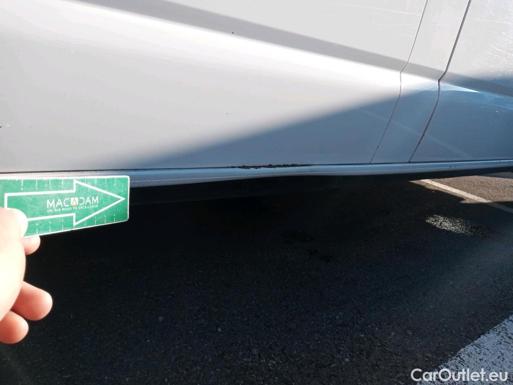  Land Rover  Discovery VOLKSWAGEN Transporter / 2020 / 4P / furgón Furgón Corto TN 2.0 TDI 110kW 4MO #12