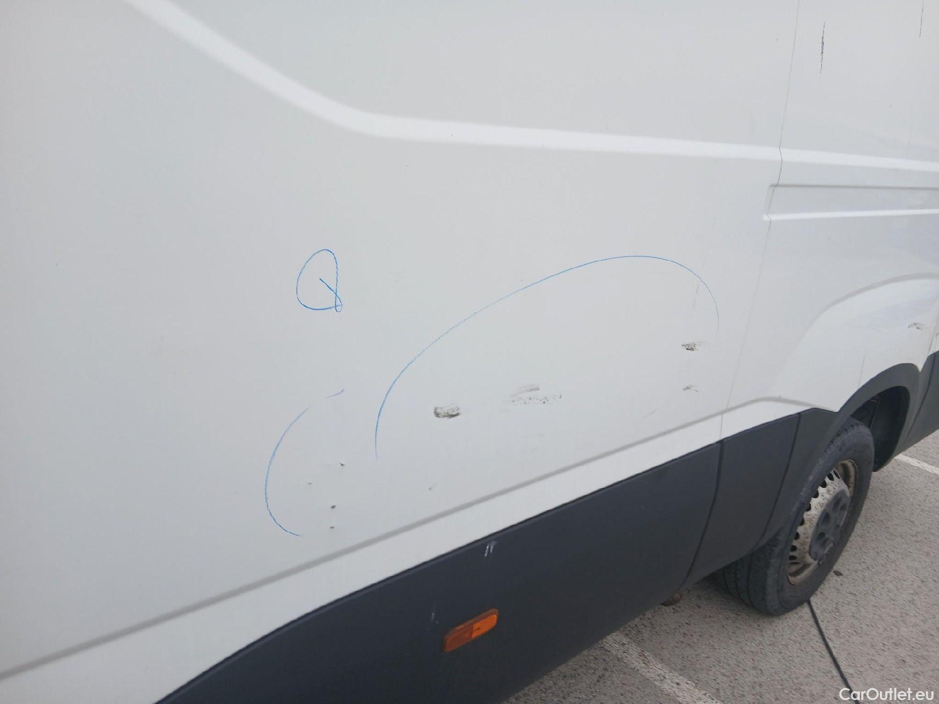  Iveco  Daily IVECO  / 2019 / 4P / furgón 2.3 TD 35S 16 V 3520L/H2 12 M3 #29