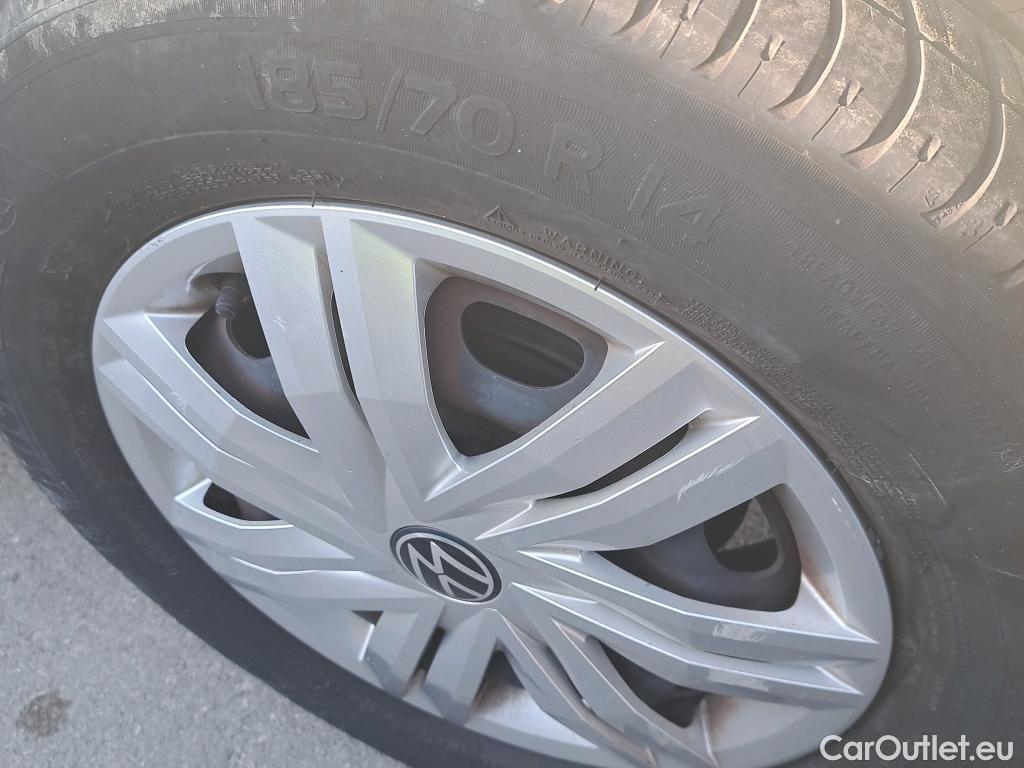  Volkswagen  Polo VOLKSWAGEN  / 2017 / 5P / berlina con portón Edition 1.0 59kW (80CV) (VEHICULO COMERCIAL) #48