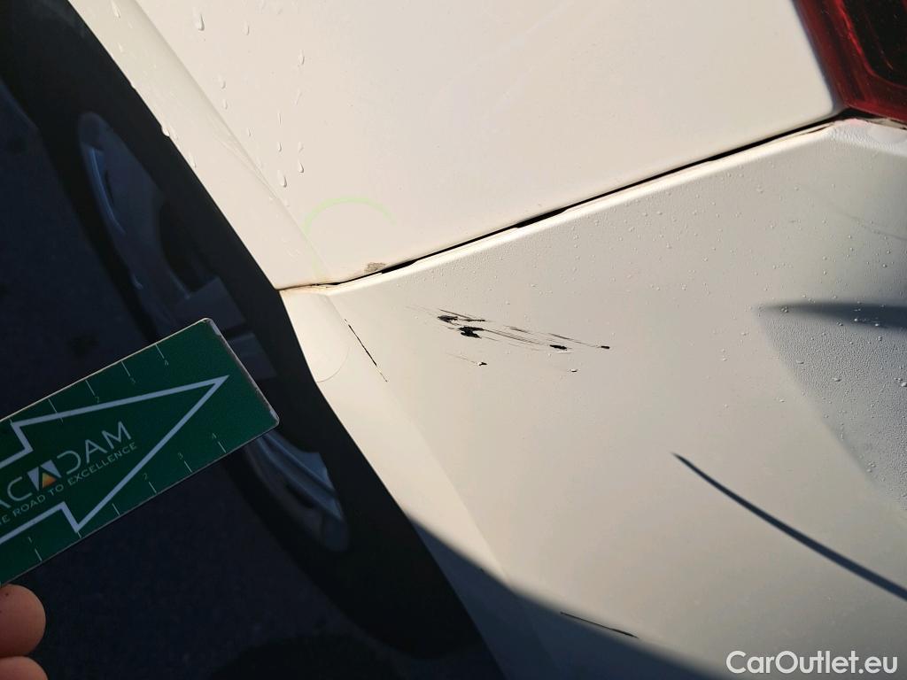  Volkswagen  Polo VOLKSWAGEN  / 2017 / 5P / berlina con portón Edition 1.0 59kW (80CV) (VEHICULO COMERCIAL) #32