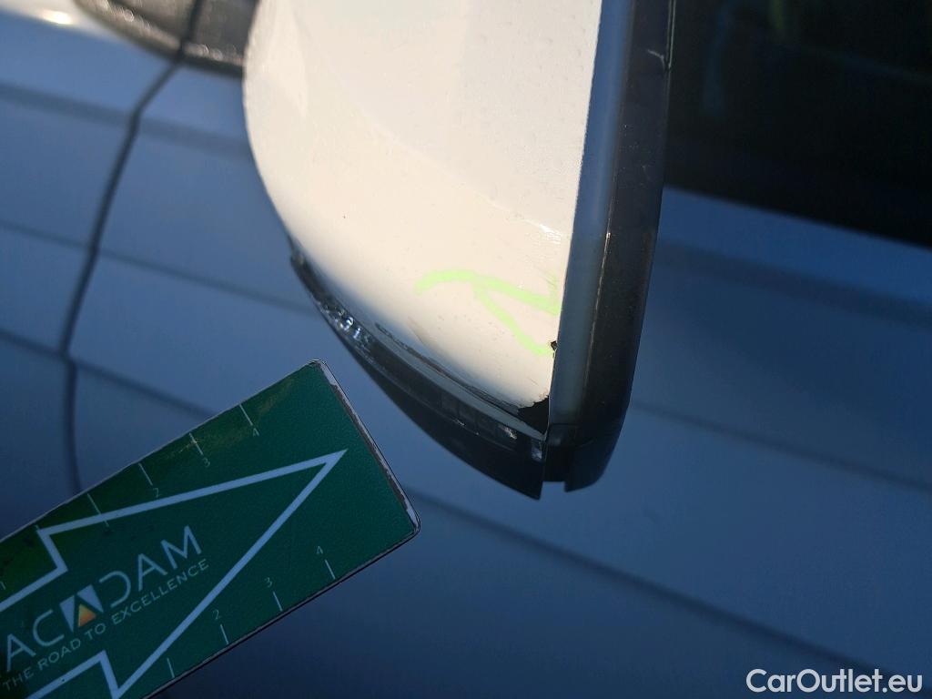  Volkswagen  Polo VOLKSWAGEN  / 2017 / 5P / berlina con portón Edition 1.0 59kW (80CV) (VEHICULO COMERCIAL) #53