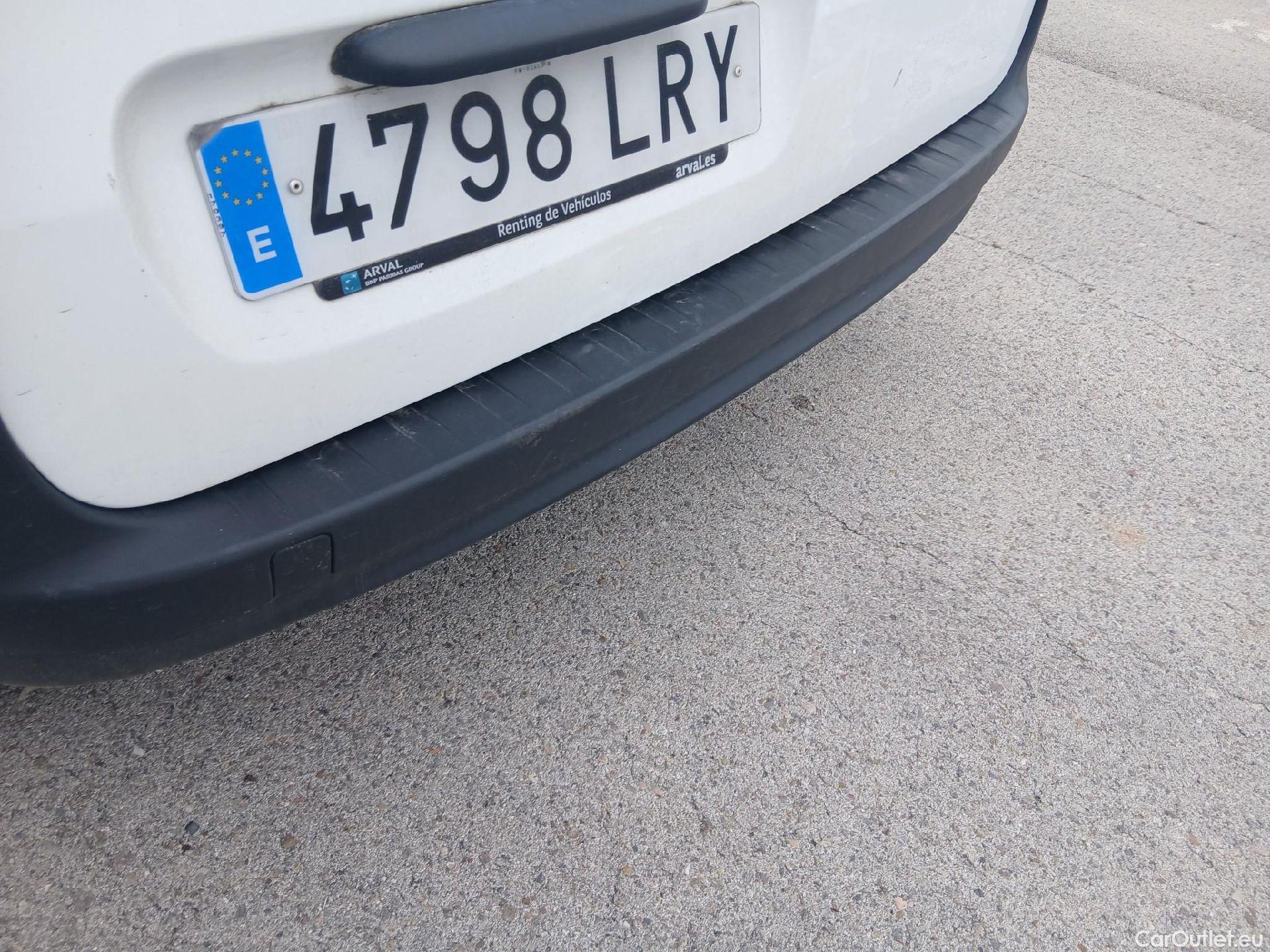  Renault  Kangoo RENAULT  Furgón/2013/3P/furgón derivado de turismo Profesional Blue dCi 59 kW (80CV) #24