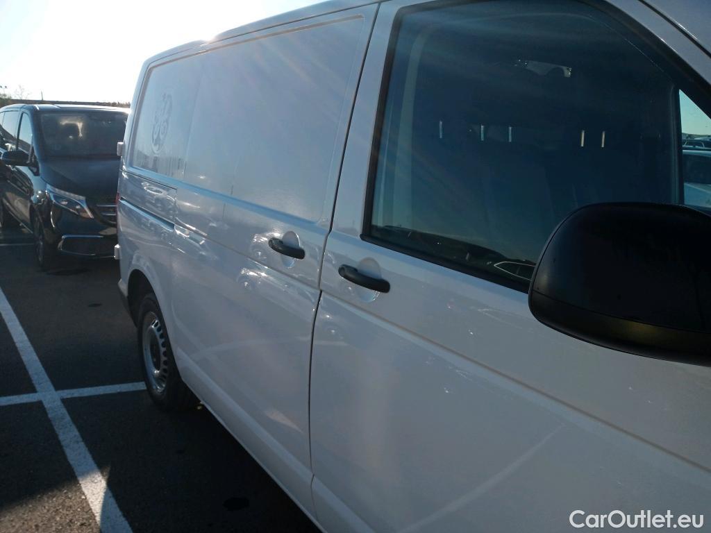  Land Rover  Discovery VOLKSWAGEN Transporter / 2020 / 4P / furgón Furgón Corto TN 2.0 TDI 110kW 4MO #28