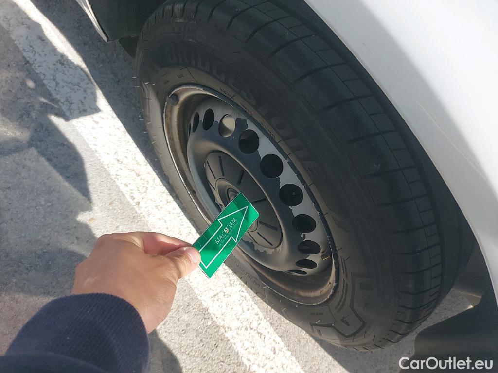  Land Rover  Discovery VOLKSWAGEN Transporter / 2020 / 4P / furgón Furgón Largo TN 2.0 TDI 81kW (110CV) #40