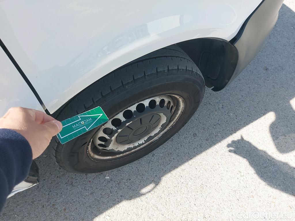  Land Rover  Discovery VOLKSWAGEN Transporter / 2020 / 4P / furgón Furgón Largo TN 2.0 TDI 81kW (110CV) #37