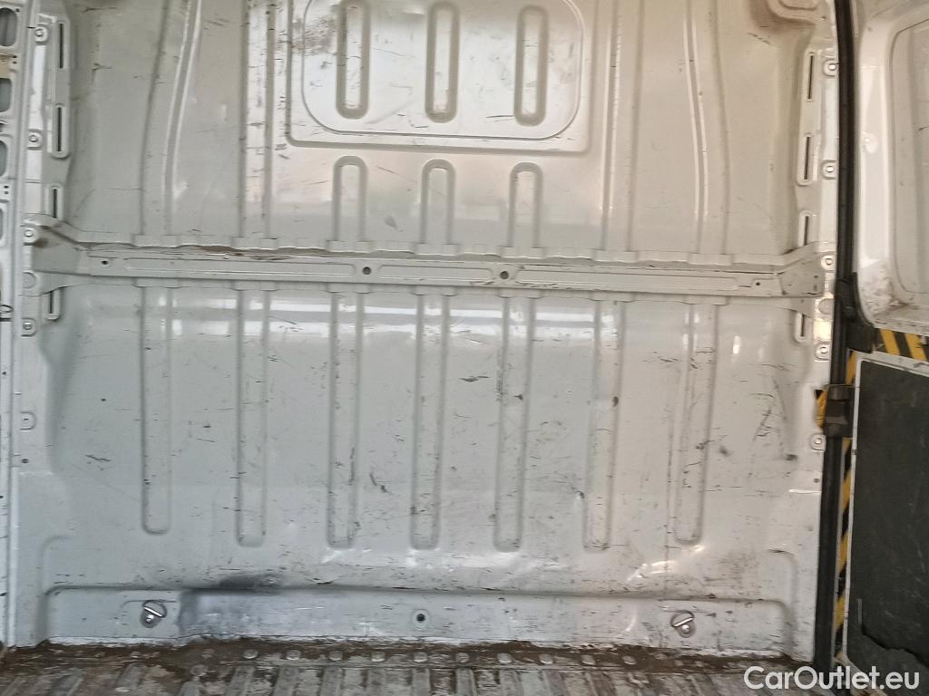  Peugeot  Boxer PEUGEOT  / 2014 / 4P / furgón 335 L2 H2 BHDI 103kW (140CV) S&S 6 V. M (CX) #28