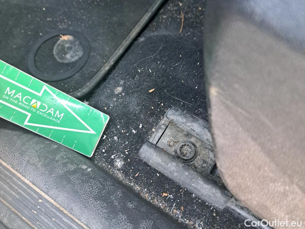  Volkswagen  Polo VOLKSWAGEN  / 2017 / 5P / berlina con portón Edition 1.0 59kW (80CV) (VEHICULO COMERCIAL) #20