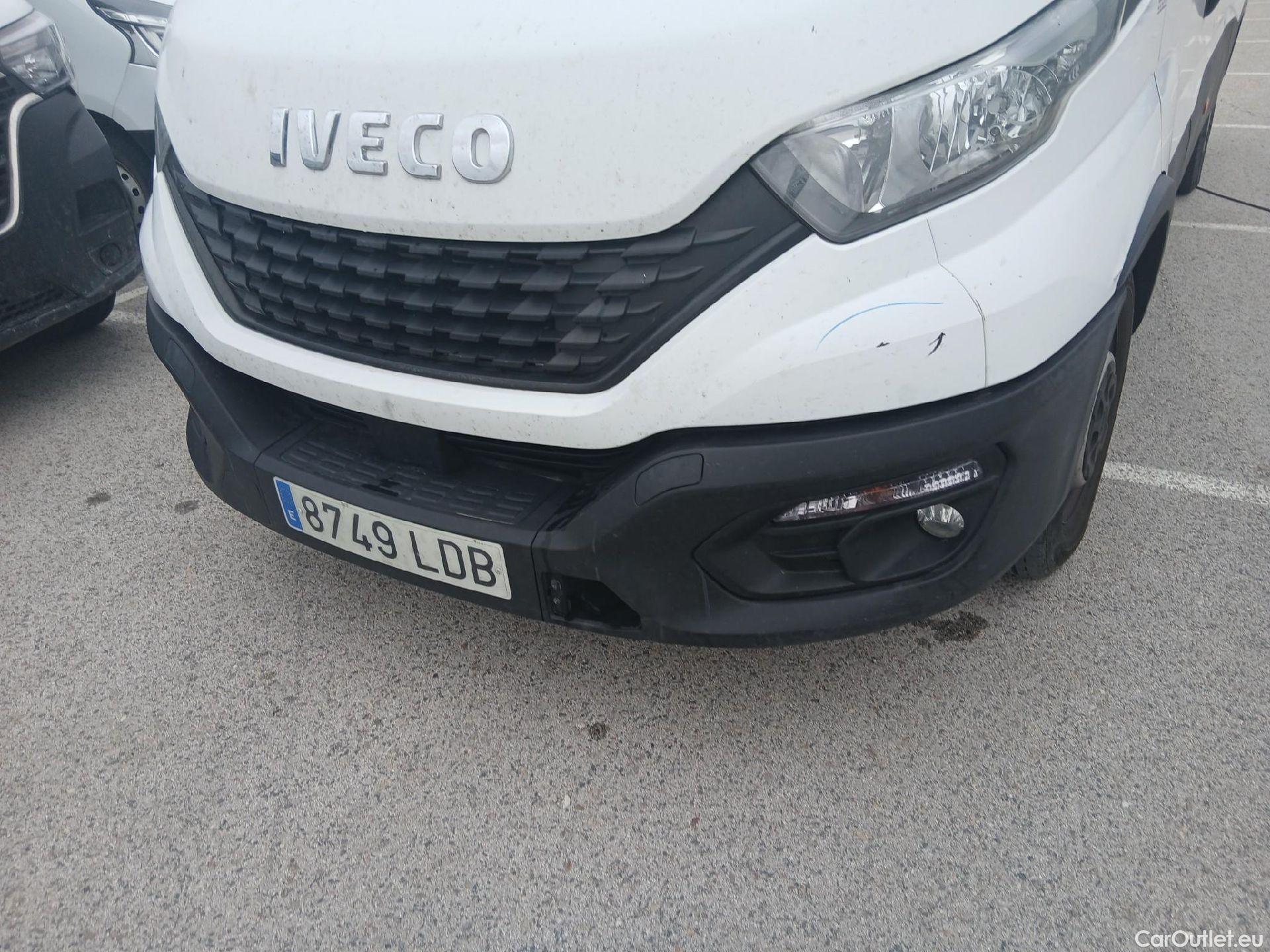  Iveco  Daily IVECO  / 2019 / 4P / furgón 2.3 TD 35S 16 V 3520L/H2 12 M3 #18