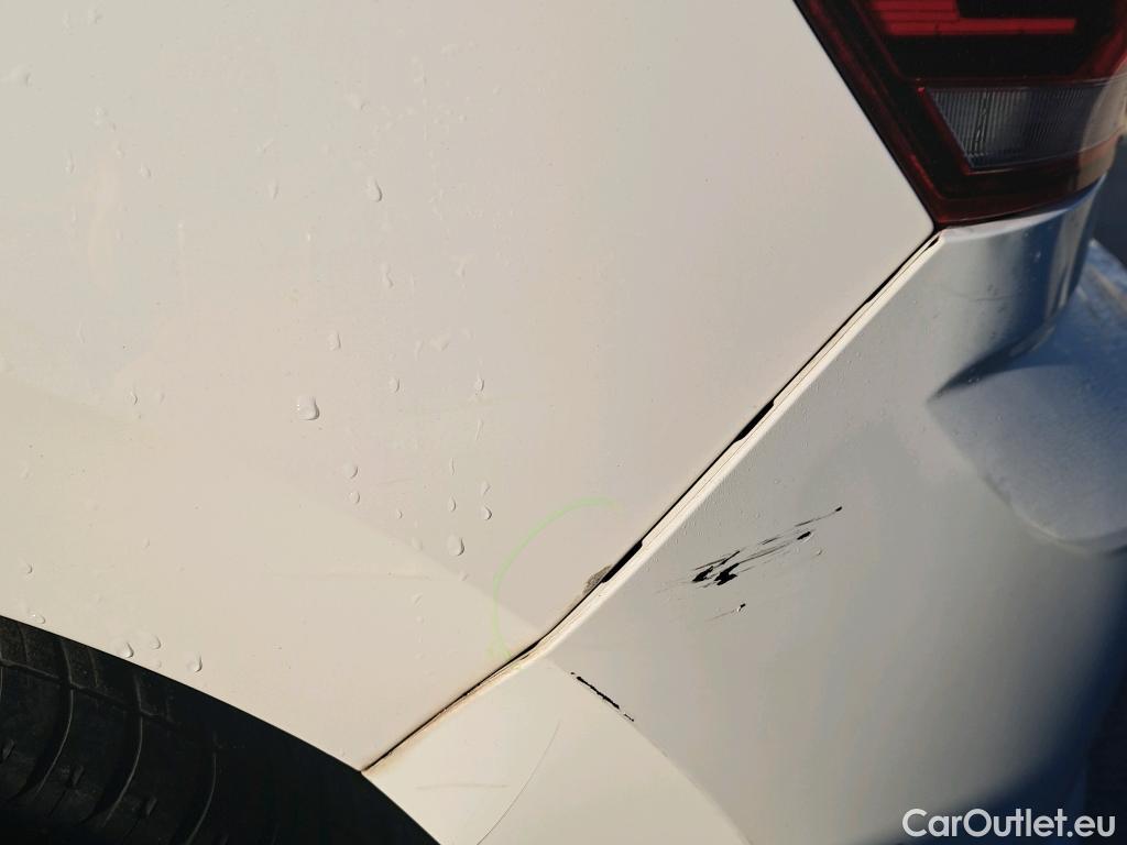  Volkswagen  Polo VOLKSWAGEN  / 2017 / 5P / berlina con portón Edition 1.0 59kW (80CV) (VEHICULO COMERCIAL) #39