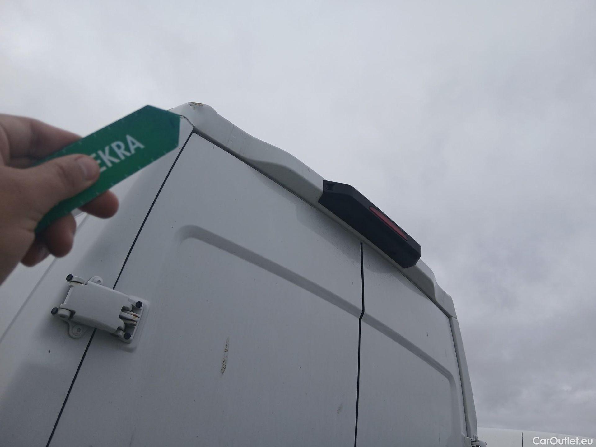  Iveco  Daily IVECO  / 2019 / 4P / furgón 2.3 TD 35S 16 V 3520L/H2 12 M3 #47