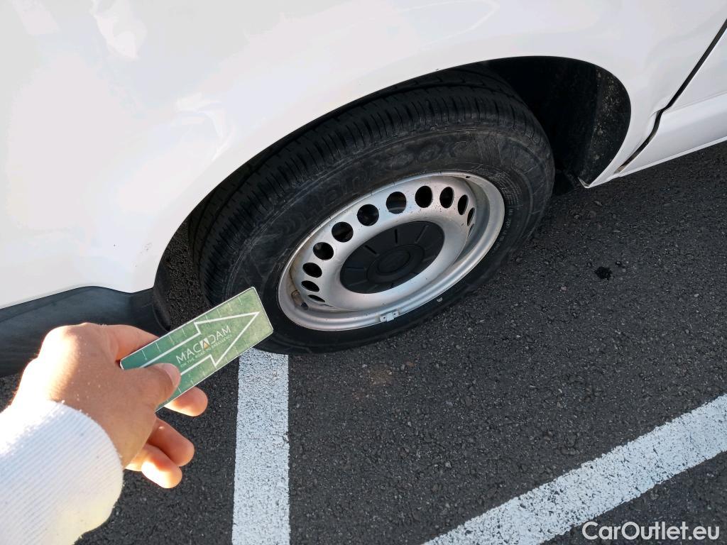  Land Rover  Discovery VOLKSWAGEN Transporter / 2020 / 4P / furgón Furgón Corto TN 2.0 TDI 110kW 4MO #15