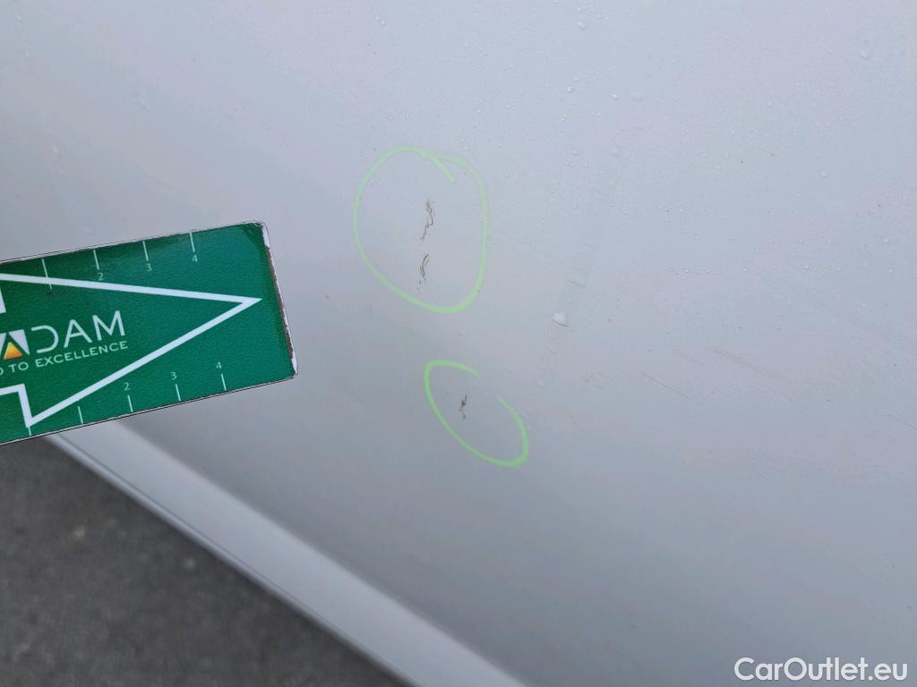  Volkswagen  Polo VOLKSWAGEN  / 2017 / 5P / berlina con portón Edition 1.0 59kW (80CV) (VEHICULO COMERCIAL) #28