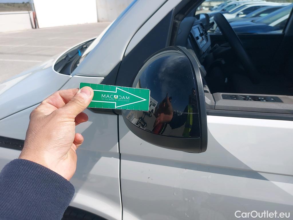  Land Rover  Discovery VOLKSWAGEN Transporter / 2020 / 4P / furgón Furgón Largo TN 2.0 TDI 81kW (110CV) #27