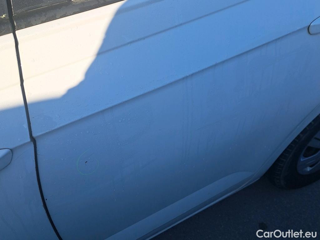  Volkswagen  Polo VOLKSWAGEN  / 2017 / 5P / berlina con portón Edition 1.0 59kW (80CV) (VEHICULO COMERCIAL) #37