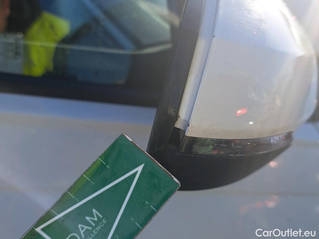  Volkswagen  Polo VOLKSWAGEN  / 2017 / 5P / berlina con portón Edition 1.0 59kW (80CV) (VEHICULO COMERCIAL) #44