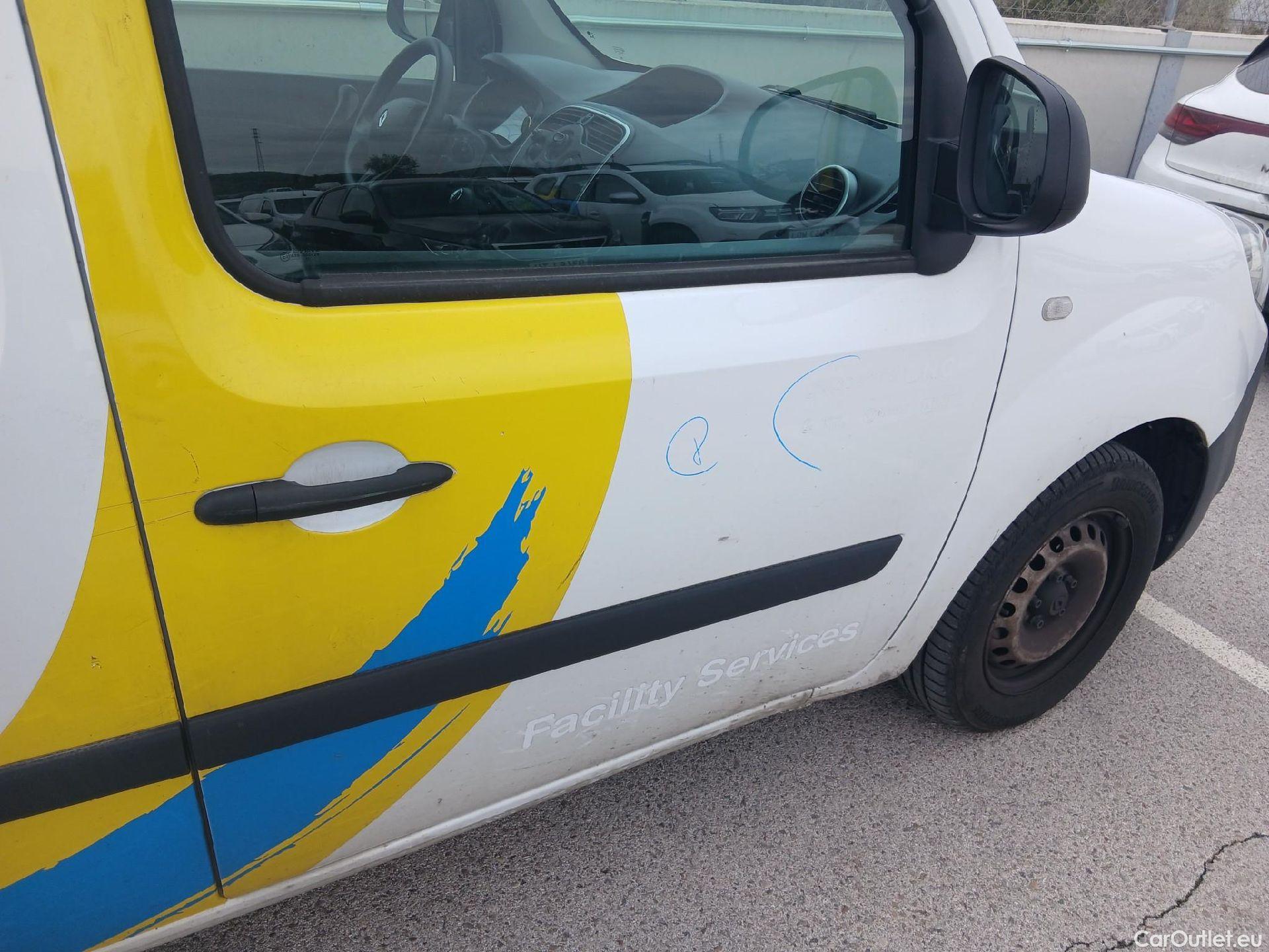  Renault  Kangoo RENAULT  Furgón/2013/3P/furgón derivado de turismo Profesional Blue dCi 59 kW (80CV) #28