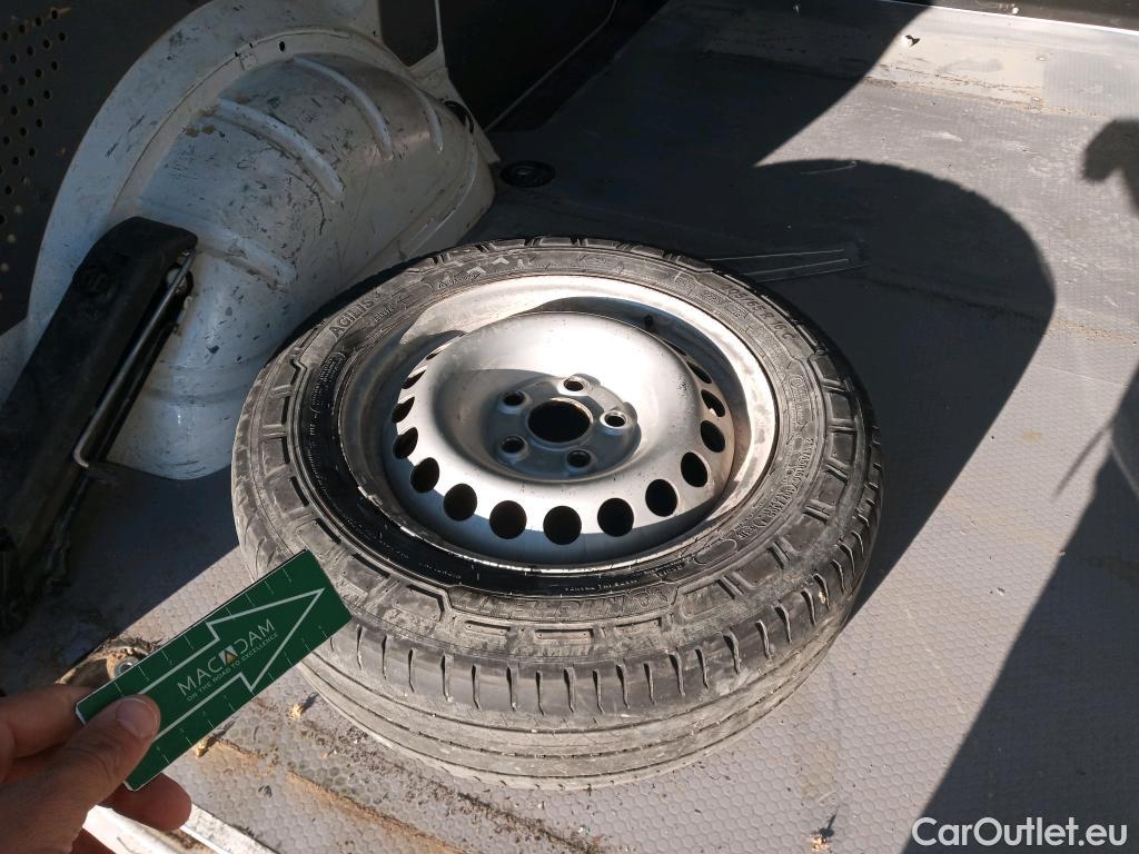  Land Rover  Discovery VOLKSWAGEN Transporter / 2020 / 4P / furgón Furgón Corto TN 2.0 TDI 110kW 4MO #16