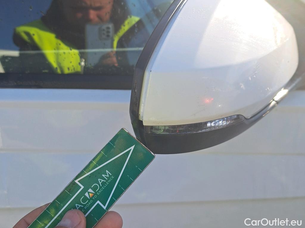  Volkswagen  Polo VOLKSWAGEN  / 2017 / 5P / berlina con portón Edition 1.0 59kW (80CV) (VEHICULO COMERCIAL) #43