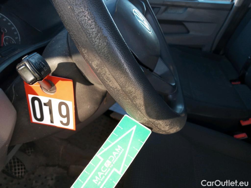  Land Rover  Discovery VOLKSWAGEN Transporter / 2020 / 4P / furgón Furgón Corto TN 2.0 TDI 110kW 4MO #30