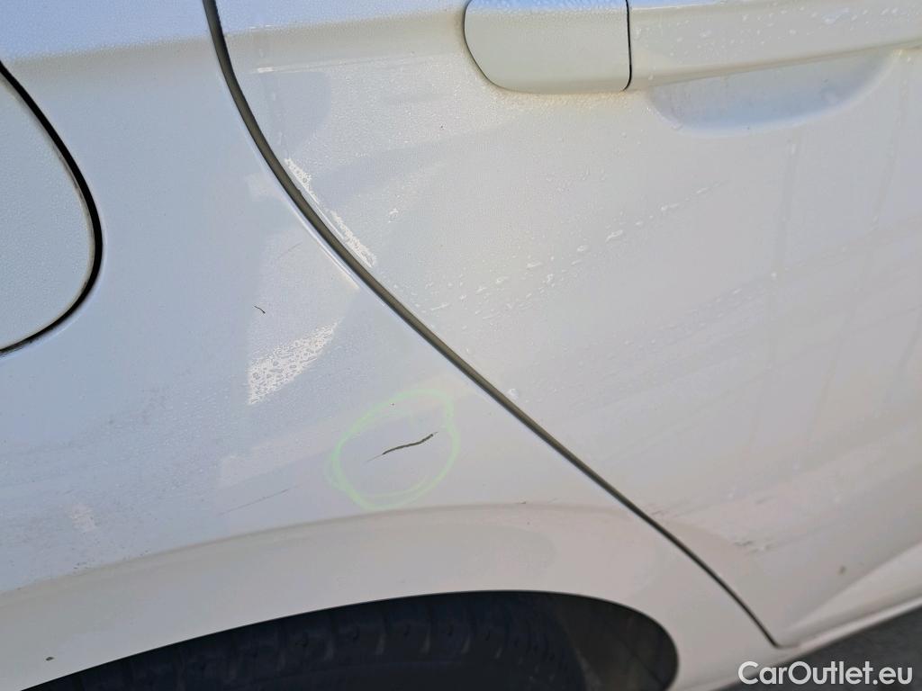  Volkswagen  Polo VOLKSWAGEN  / 2017 / 5P / berlina con portón Edition 1.0 59kW (80CV) (VEHICULO COMERCIAL) #35