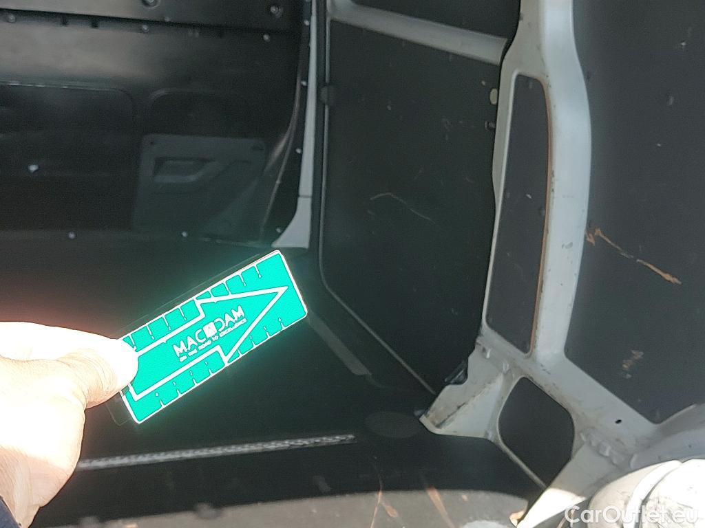  Land Rover  Discovery VOLKSWAGEN Transporter / 2020 / 4P / furgón Furgón Largo TN 2.0 TDI 81kW (110CV) #44