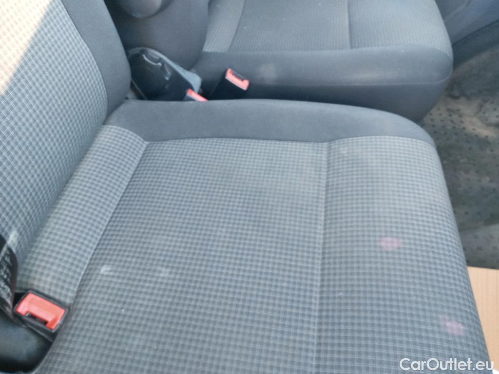  Land Rover  Discovery VOLKSWAGEN Transporter / 2020 / 4P / furgón Furgón Corto TN 2.0 TDI 110kW 4MO #18