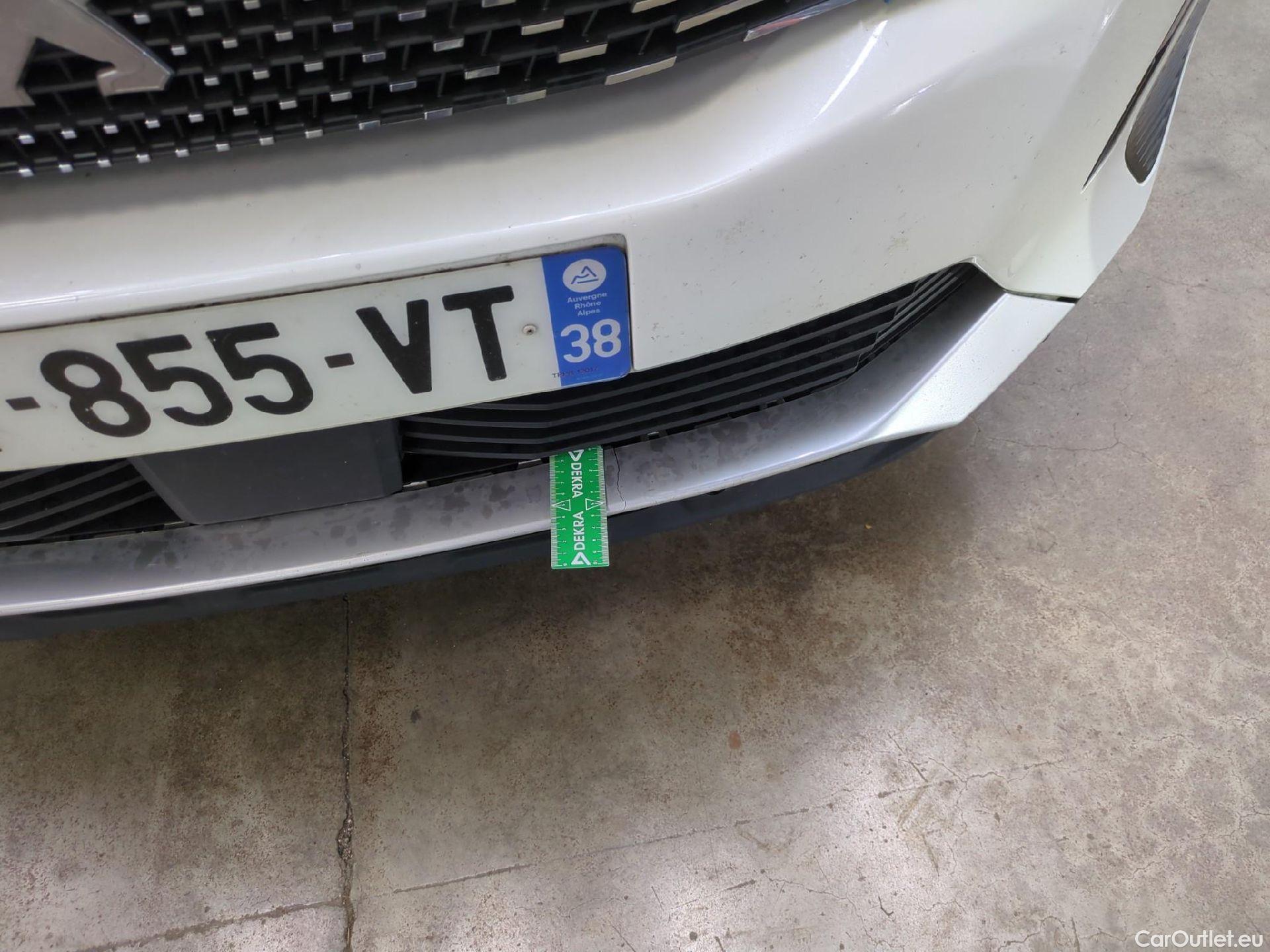  Peugeot  3008 PEUGEOT  / 2020 / 5P / SUV PureTech 180 S&S EAT8 GT Pack #28