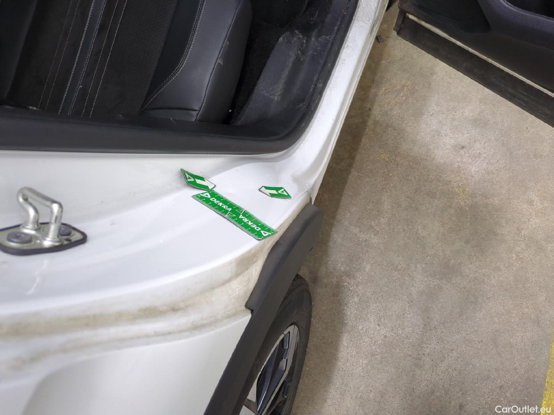  Peugeot  3008 PEUGEOT  / 2020 / 5P / SUV PureTech 180 S&S EAT8 GT Pack #26