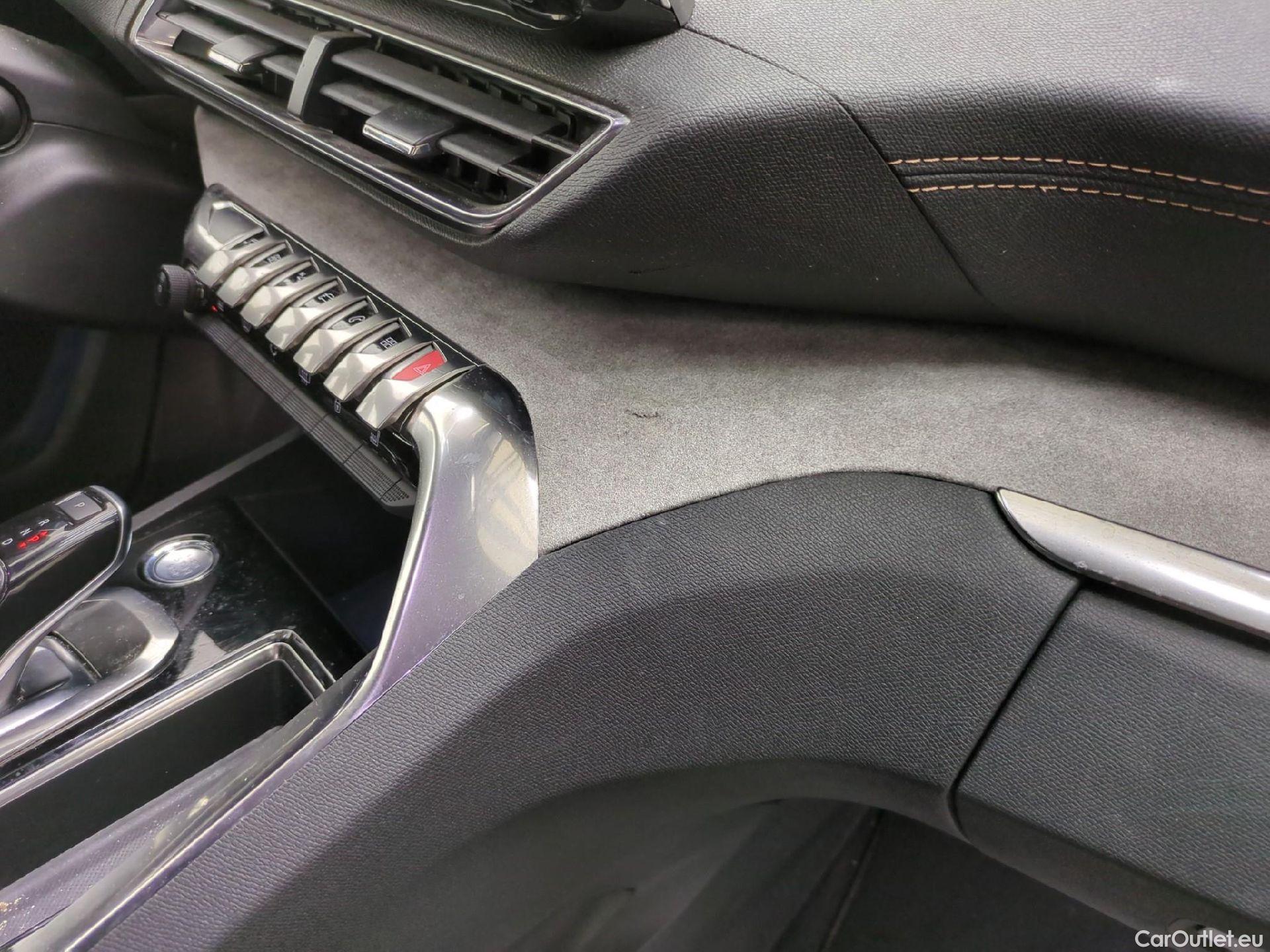  Peugeot  3008 PEUGEOT  / 2020 / 5P / SUV PureTech 180 S&S EAT8 GT Pack #8