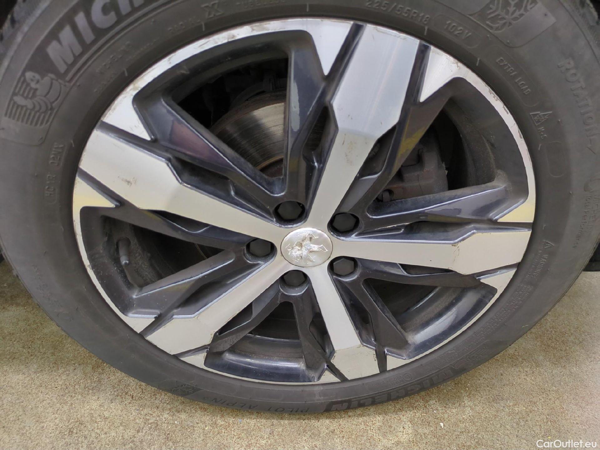  Peugeot  3008 PEUGEOT  / 2020 / 5P / SUV PureTech 180 S&S EAT8 GT Pack #21