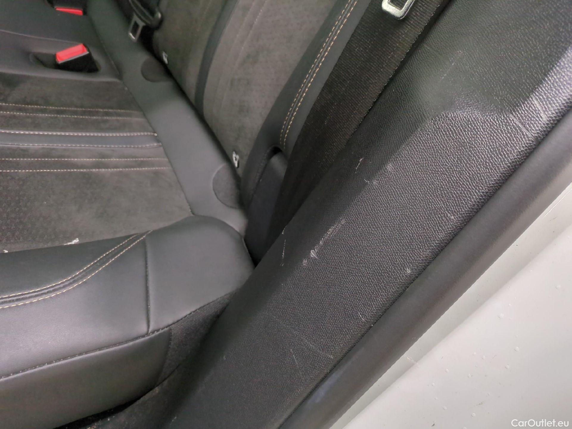  Peugeot  3008 PEUGEOT  / 2020 / 5P / SUV PureTech 180 S&S EAT8 GT Pack #10