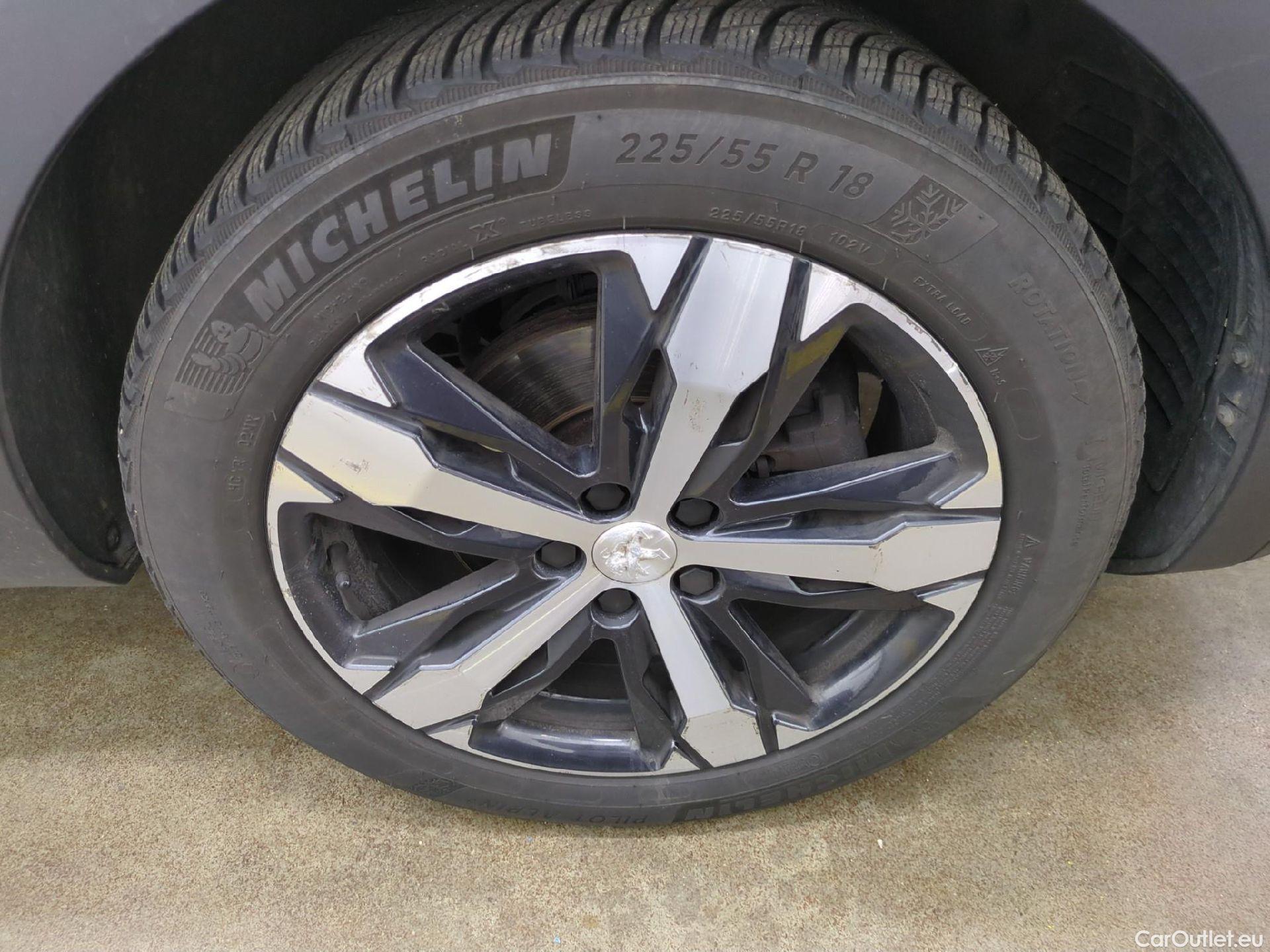  Peugeot  3008 PEUGEOT  / 2020 / 5P / SUV PureTech 180 S&S EAT8 GT Pack #20