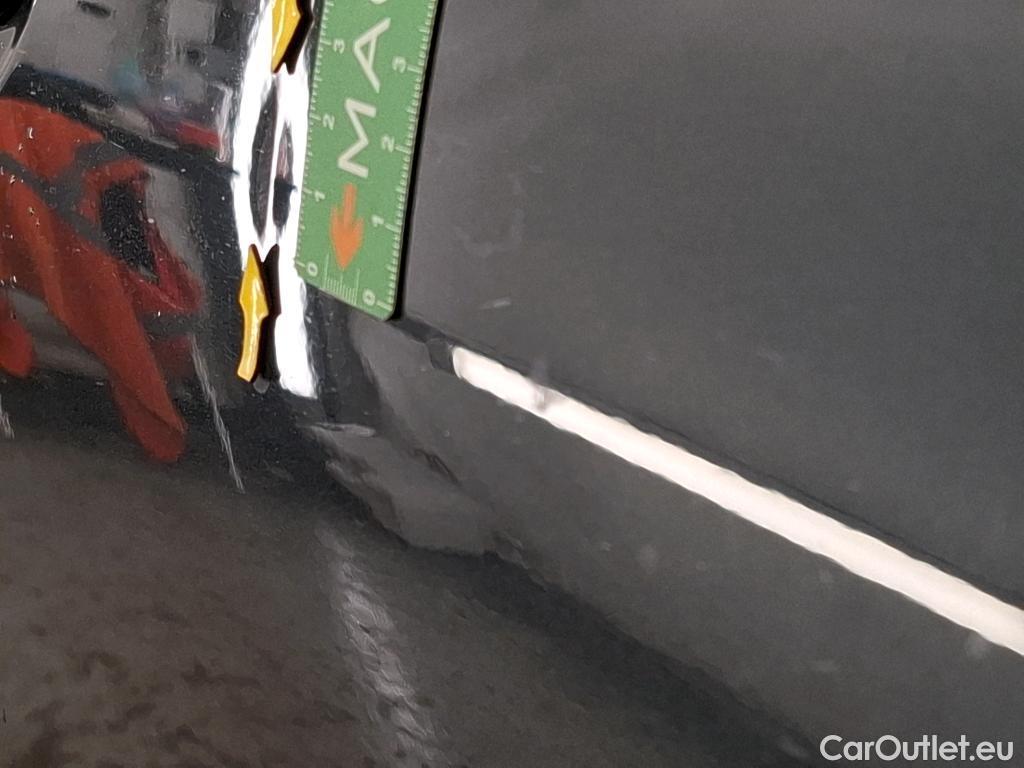  Renault  Kadjar RENAULT  / 2018 / 5P / Crossover Evolution TCe 140 EDC #17