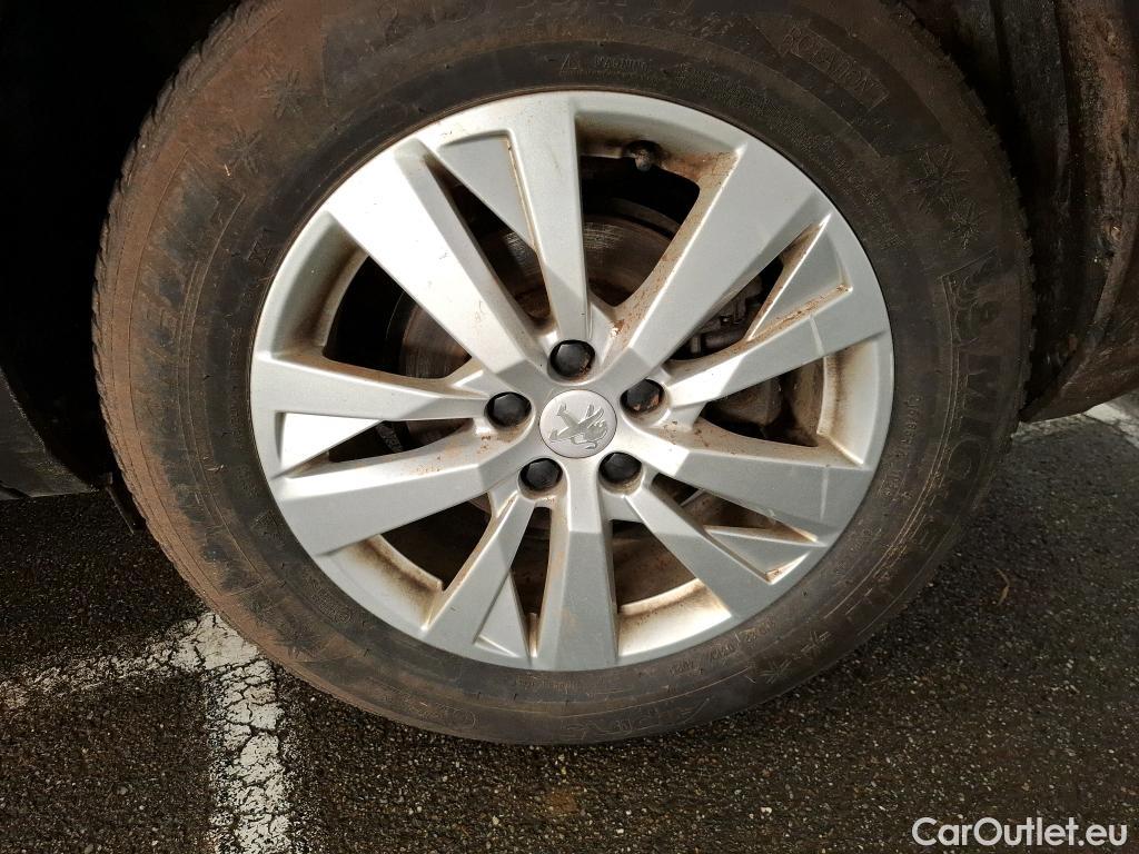  Peugeot  5008  Active Pack 1.5 HDi 130CV BVA8 7 Sieges E6d #12