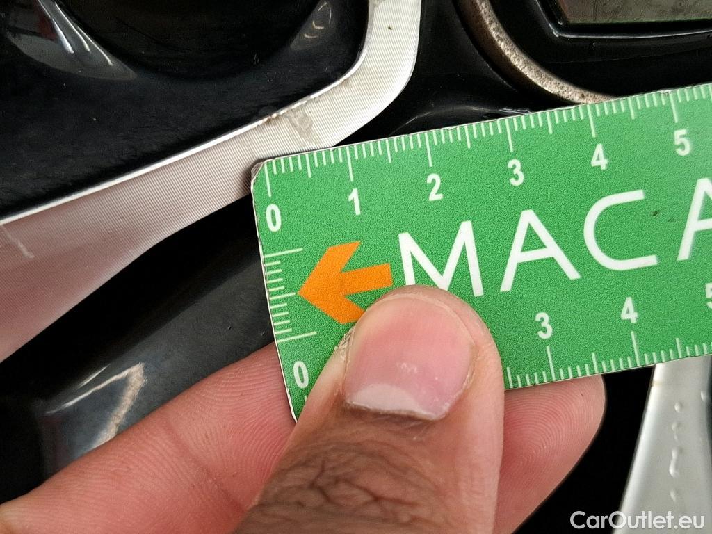  Renault  Kadjar RENAULT  / 2018 / 5P / Crossover Evolution TCe 140 EDC #31